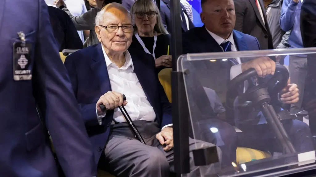 Warren Buffett had to work from his iPhone for days after lines went down at Berkshire Hathaway